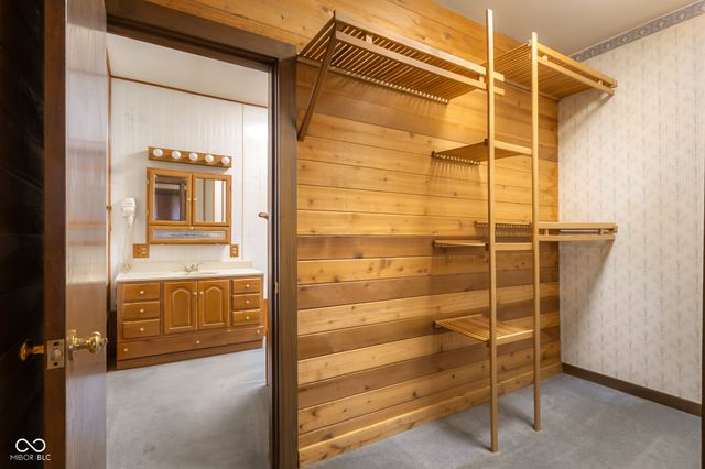 4725 S 250 E, Columbus, IN 47201