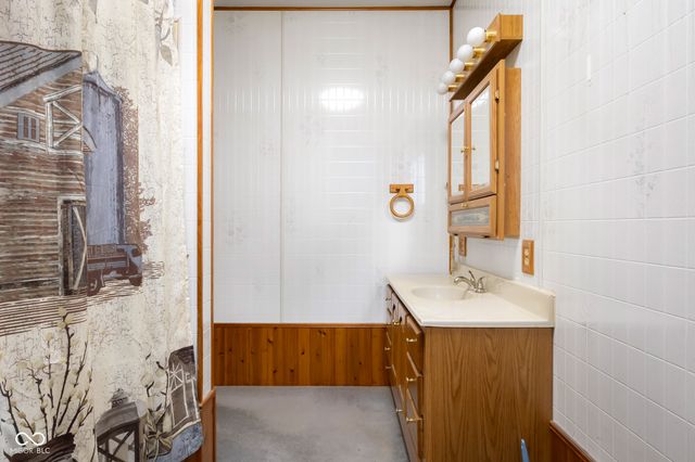 4725 S 250 E, Columbus, IN 47201