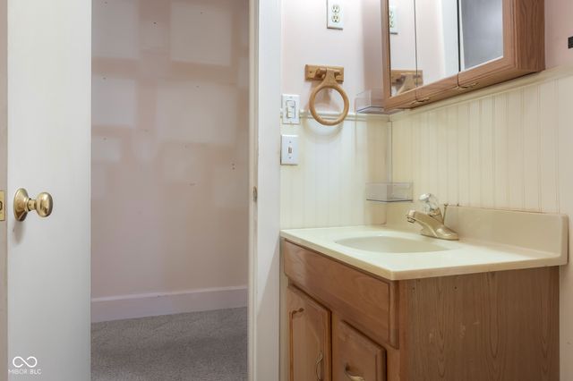 4725 S 250 E, Columbus, IN 47201