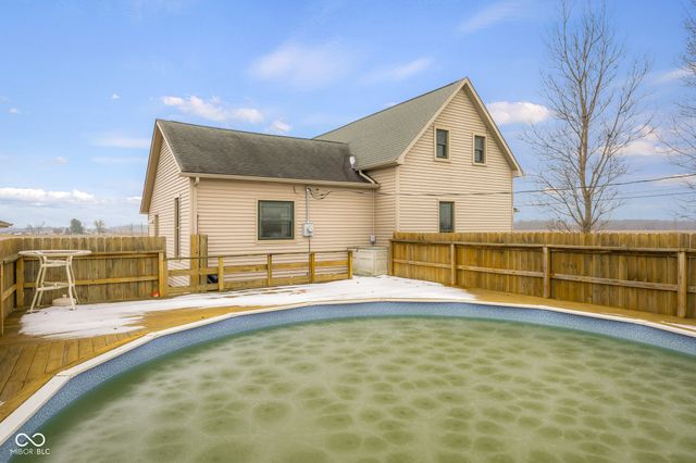 4725 S 250 E, Columbus, IN 47201