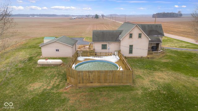 4725 S 250 E, Columbus, IN 47201