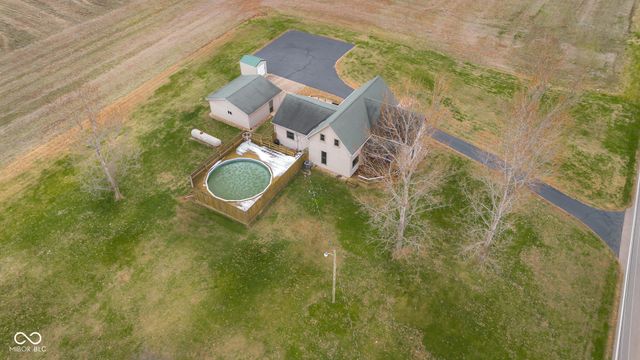 4725 S 250 E, Columbus, IN 47201