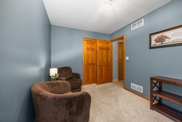 519 Two Rivers DRIVE, Mukwonago, WI 53149