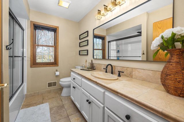 519 Two Rivers DRIVE, Mukwonago, WI 53149