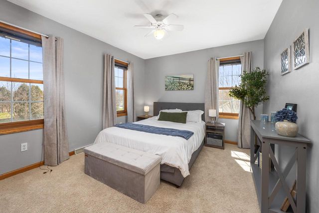 519 Two Rivers DRIVE, Mukwonago, WI 53149