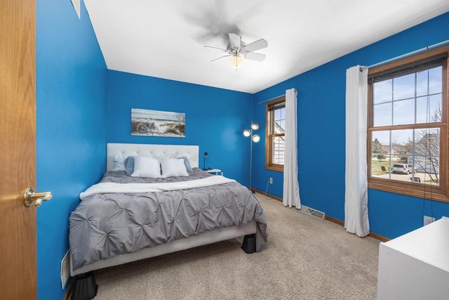 519 Two Rivers DRIVE, Mukwonago, WI 53149