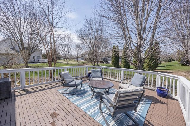 519 Two Rivers DRIVE, Mukwonago, WI 53149