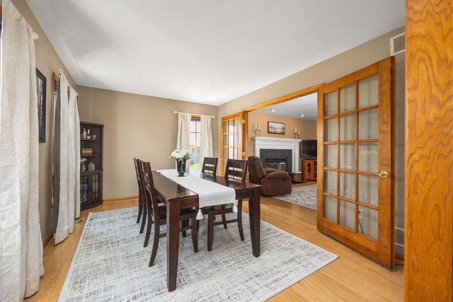 519 Two Rivers DRIVE, Mukwonago, WI 53149