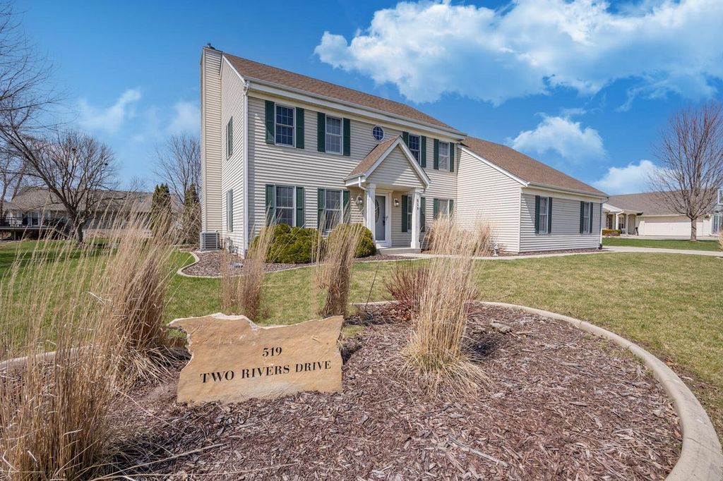 519 Two Rivers DRIVE, Mukwonago, WI 53149