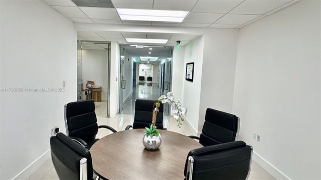 2100 Ponce De Leon Blvd 750, Coral Gables, FL 33134