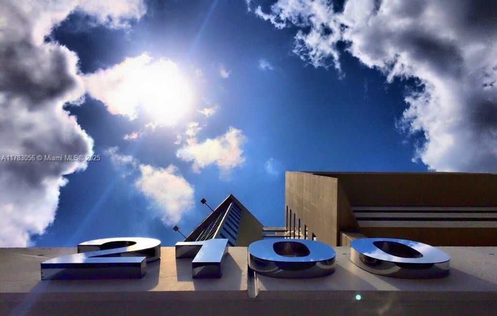 2100 Ponce De Leon Blvd 750, Coral Gables, FL 33134