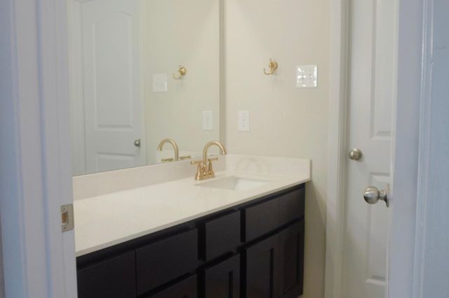 153 Blue Agate CT, Jarrell, TX 76537