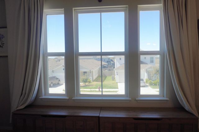 153 Blue Agate CT, Jarrell, TX 76537