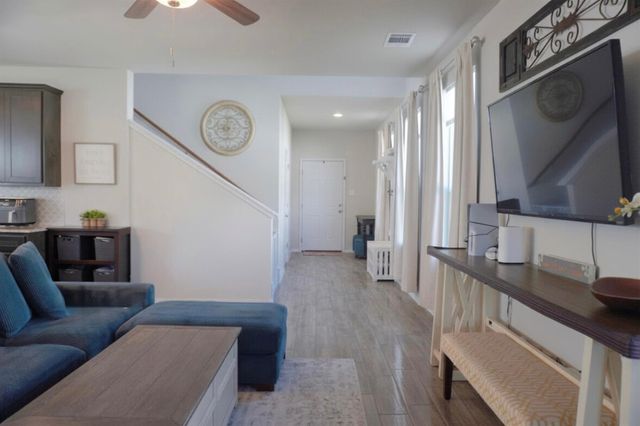 153 Blue Agate CT, Jarrell, TX 76537