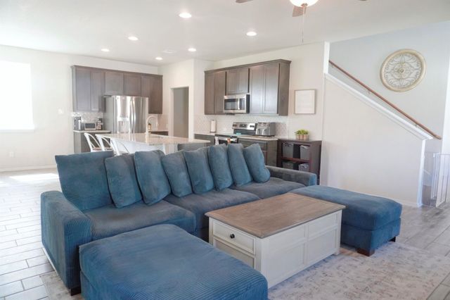 153 Blue Agate CT, Jarrell, TX 76537