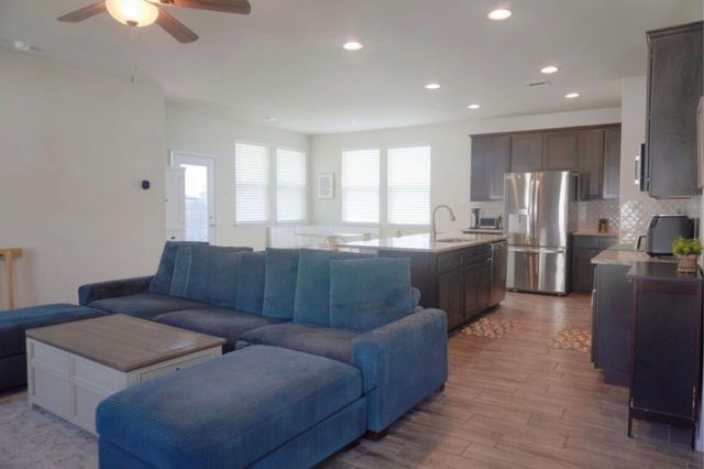 153 Blue Agate CT, Jarrell, TX 76537