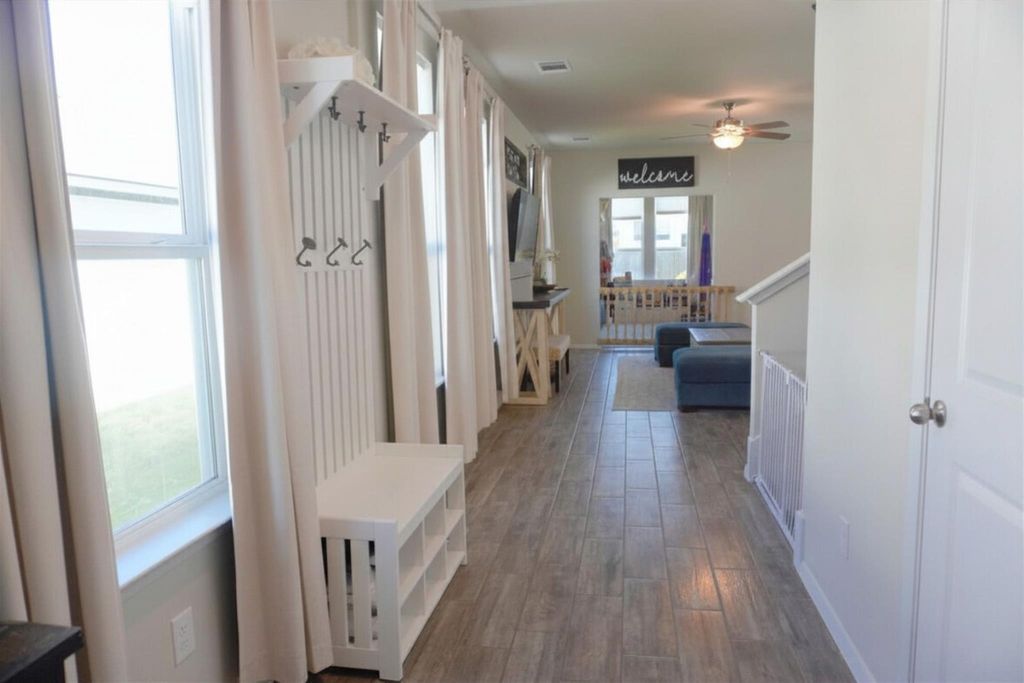 153 Blue Agate CT, Jarrell, TX 76537