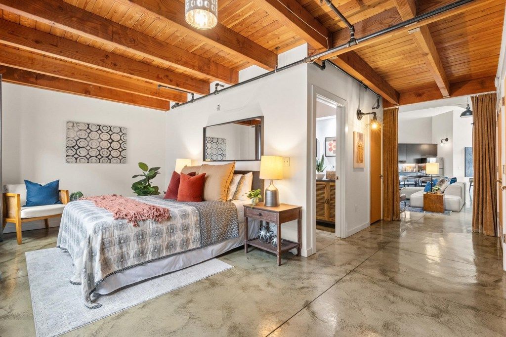 Image 15 of property listing at 2875 2875 Glascock St 209, Oakland, CA 94601