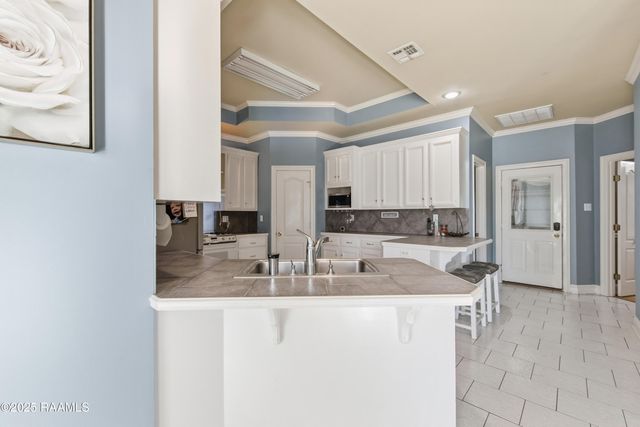 407 Bon Temps Drive, Lafayette, LA 70506