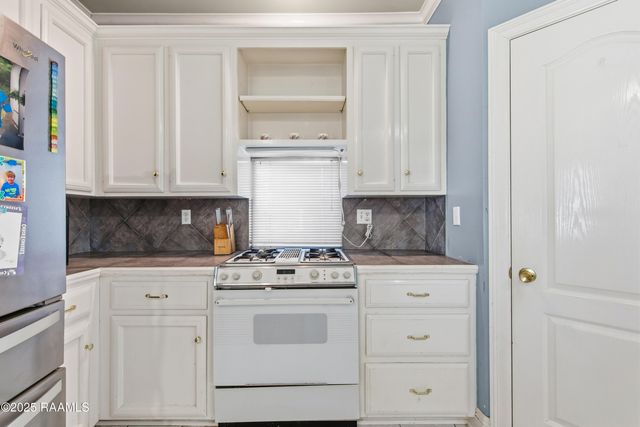 407 Bon Temps Drive, Lafayette, LA 70506