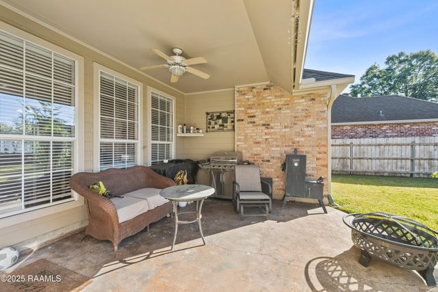 407 Bon Temps Drive, Lafayette, LA 70506