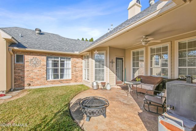 407 Bon Temps Drive, Lafayette, LA 70506