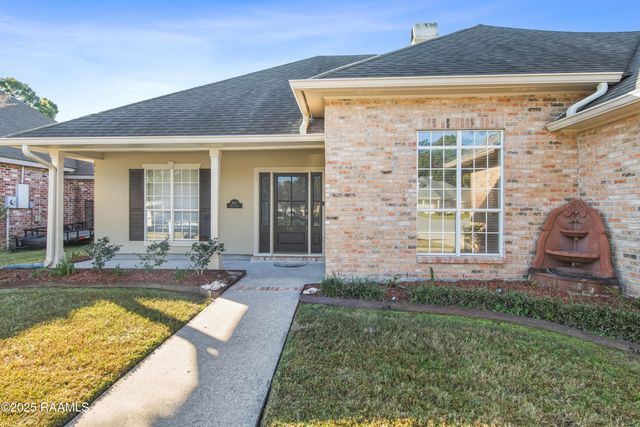 407 Bon Temps Drive, Lafayette, LA 70506