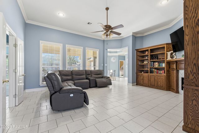 407 Bon Temps Drive, Lafayette, LA 70506