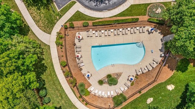 6832 Bridgewater Dr, Nashville, TN 37221