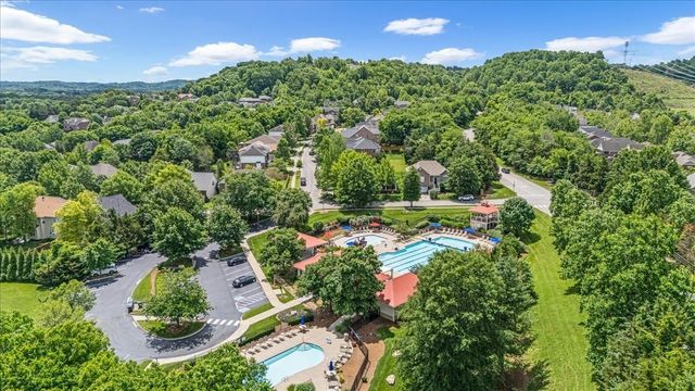 6832 Bridgewater Dr, Nashville, TN 37221
