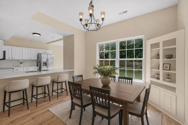 6832 Bridgewater Dr, Nashville, TN 37221