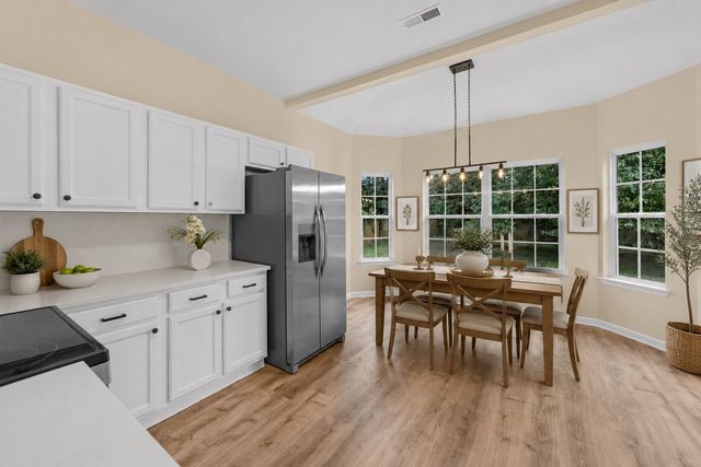 6832 Bridgewater Dr, Nashville, TN 37221
