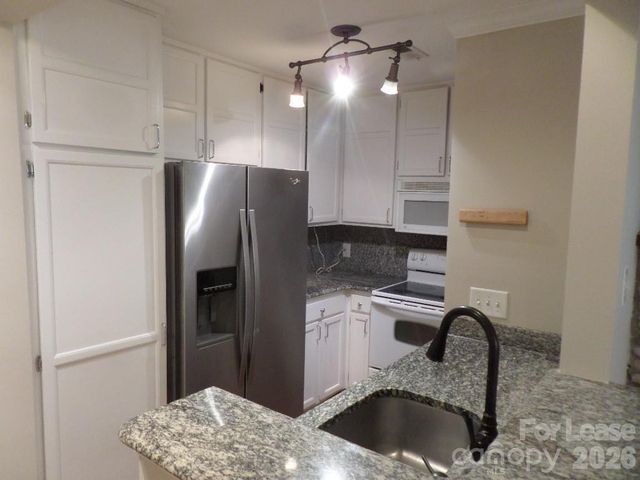 1109 E Morehead Street 10, Charlotte, NC 28204