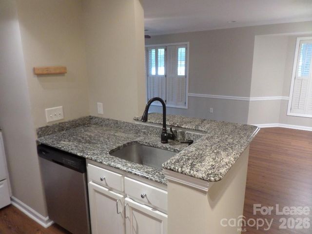 1109 E Morehead Street 10, Charlotte, NC 28204