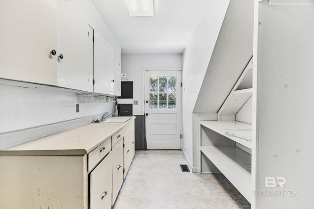 625 Arthur Hall Road, Atmore, AL 36502