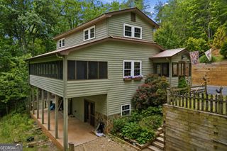 946 Laurel Circle, Blue Ridge, GA 30513