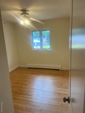 161 Edith Street, Oxford, MI 48371