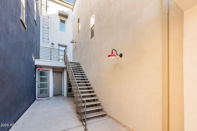 300 N GILA SPRINGS Boulevard 207, Chandler, AZ 85226