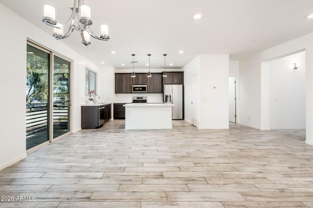 300 N GILA SPRINGS Boulevard 207, Chandler, AZ 85226