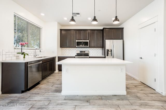 300 N GILA SPRINGS Boulevard 207, Chandler, AZ 85226