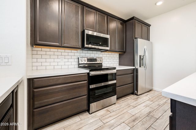 300 N GILA SPRINGS Boulevard 207, Chandler, AZ 85226