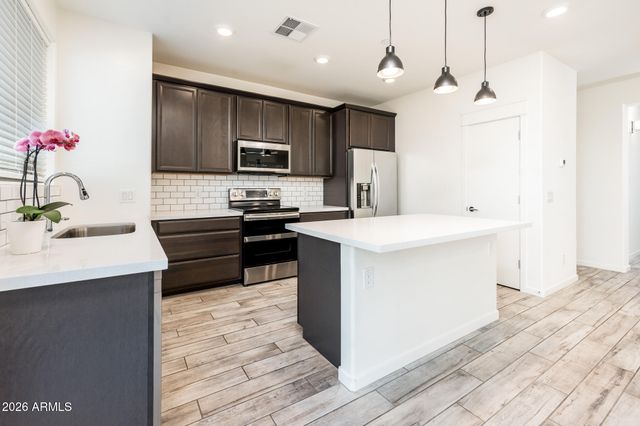 300 N GILA SPRINGS Boulevard 207, Chandler, AZ 85226