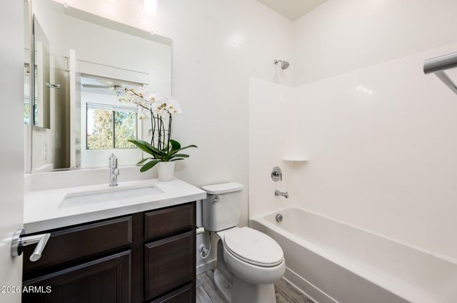 300 N GILA SPRINGS Boulevard 207, Chandler, AZ 85226