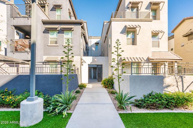 300 N GILA SPRINGS Boulevard 207, Chandler, AZ 85226