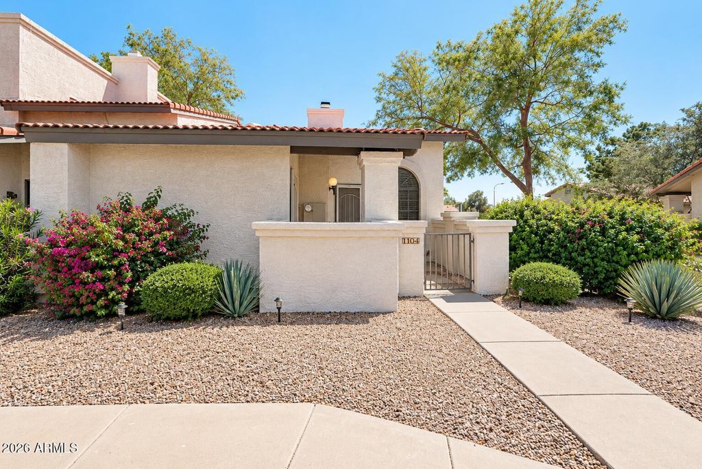 1718 S LONGMORE Street 103, Mesa, AZ 85202 — photo 2