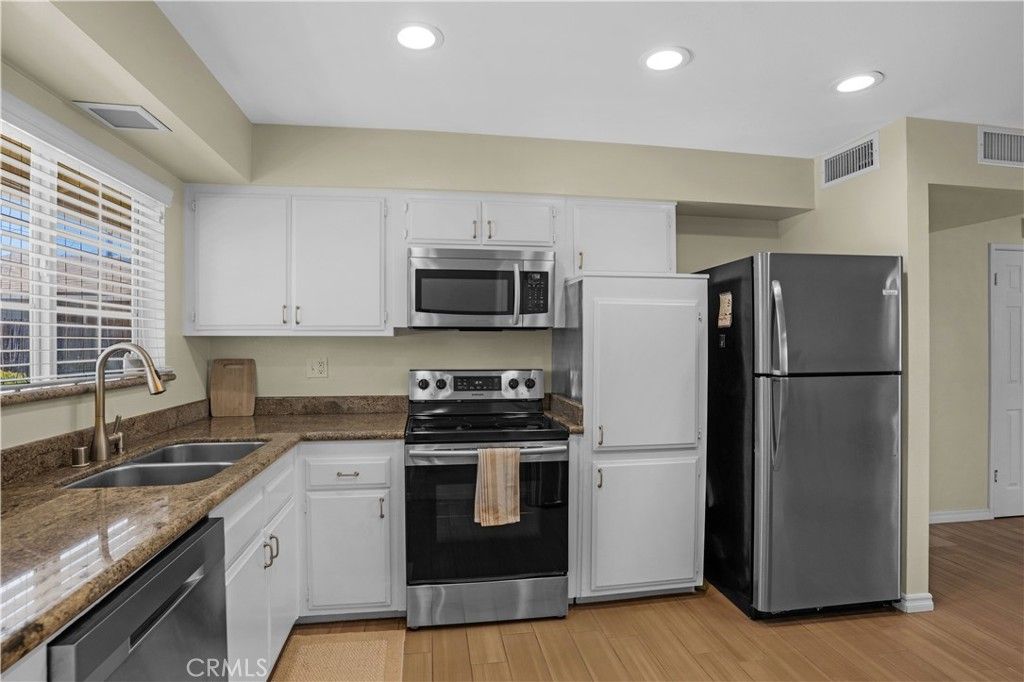 Image 14 of property listing at 29400 Thornhill Drive, Menifee, CA 92586