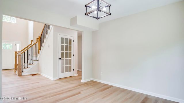 6311 Utica Rd, Louisville, KY 40214