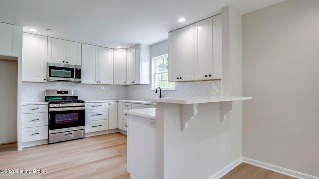 6311 Utica Rd, Louisville, KY 40214