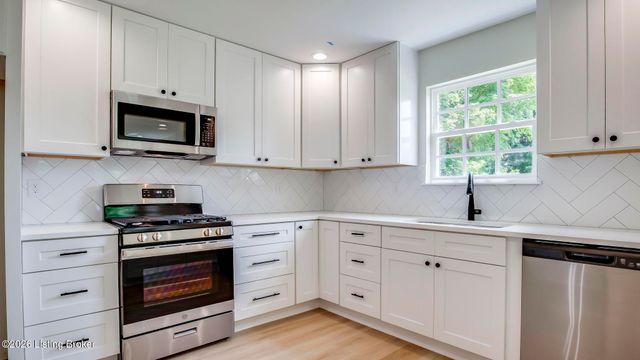 6311 Utica Rd, Louisville, KY 40214