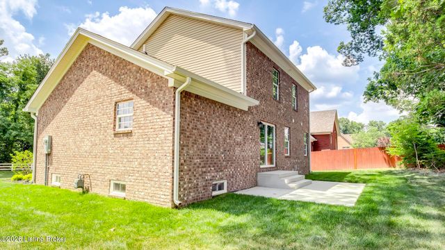 6311 Utica Rd, Louisville, KY 40214